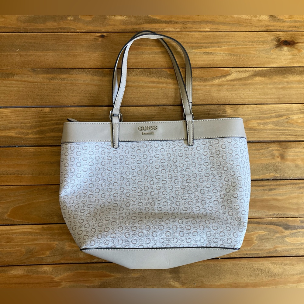 Guess cream tote bag, good condition